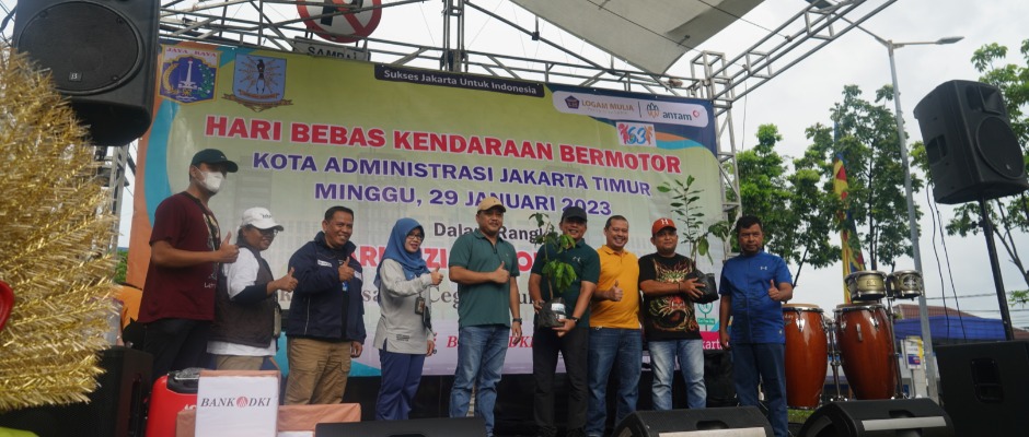 ANTAM Precious Metals Processing and Refinery Business Unit Receives Two Awards from East Jakarta Mayor